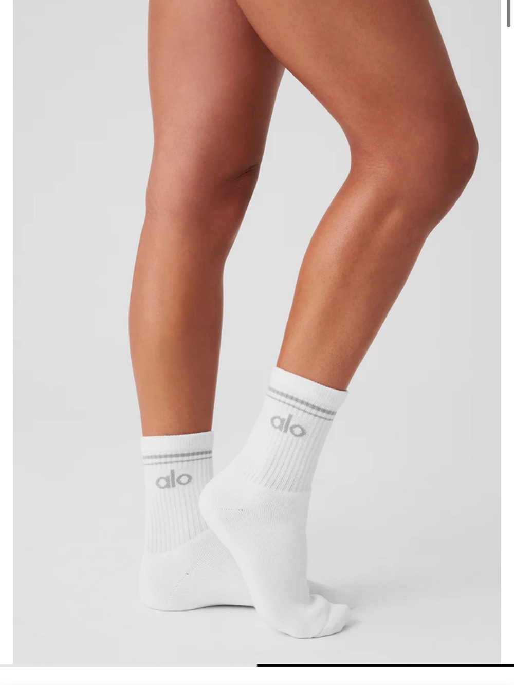 ALO Yoga White Crew Athletic Socks with Gray Logo Size M fits sizes 7.5 – 10.5 - Picture 4 of 4